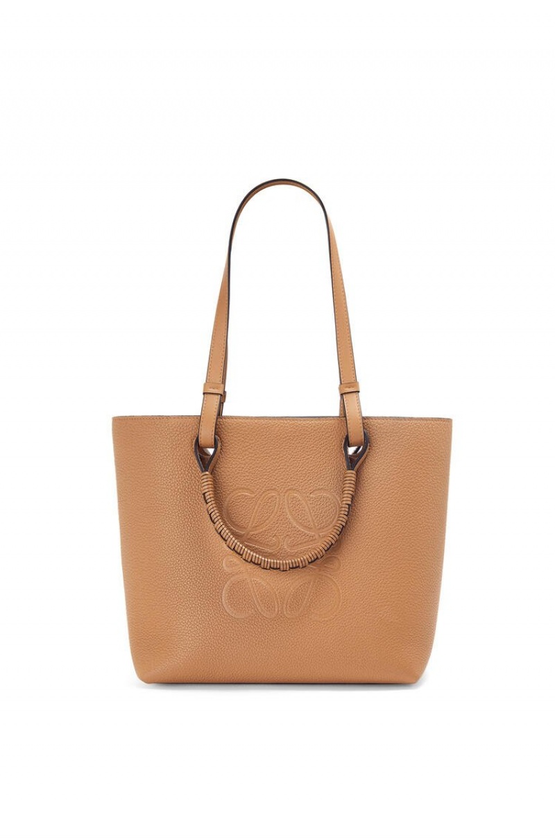 Bolso Tote Loewe Small Anagram Tote in grained calfskin Mujer Toffee | 394LUVAWH