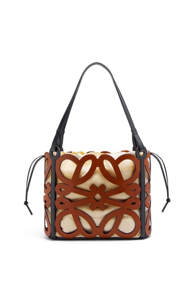 Bolso Tote Loewe Small Anagram cut-out tote in calfskin Mujer Tan | 726UNFWIS