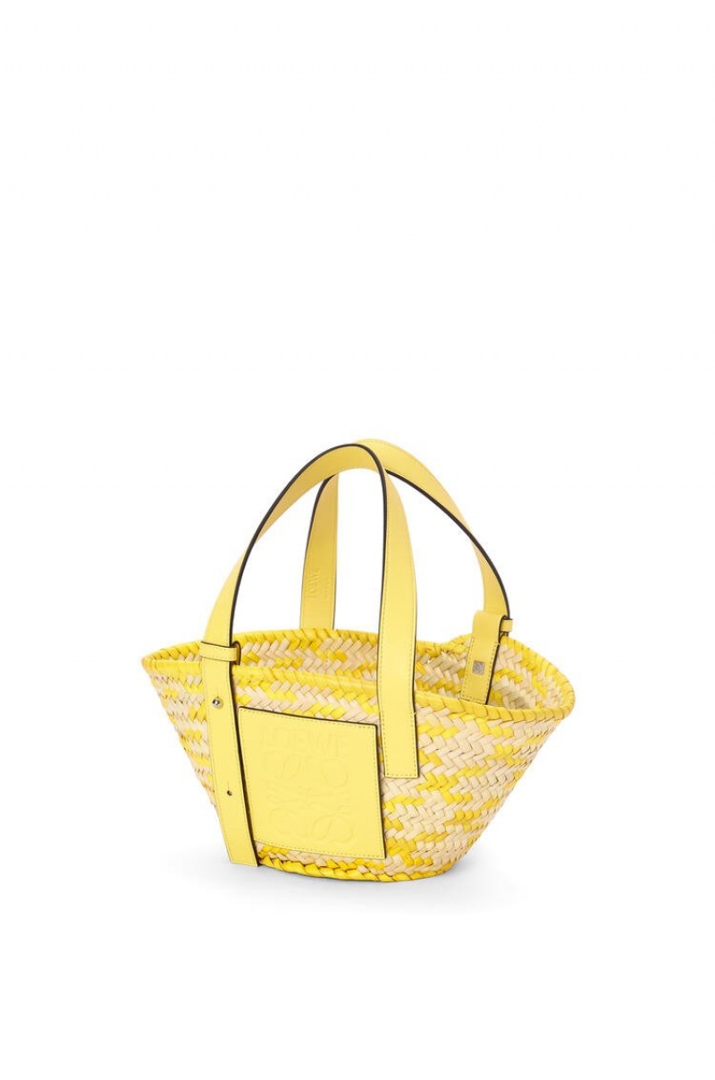 Bolso Tote Loewe Small Basket bag in palm leaf and calfskin Mujer Limón | 352YBIOVL