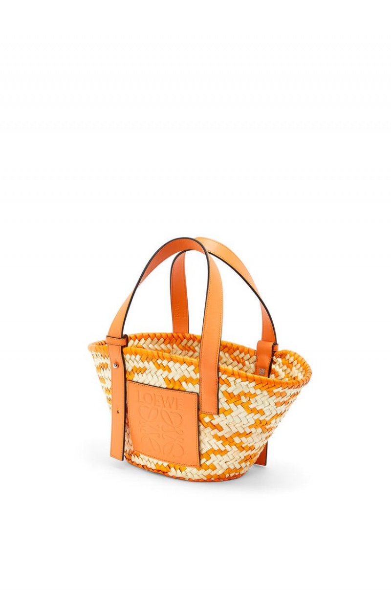 Bolso Tote Loewe Small Basket bag in palm leaf and calfskin Mujer Albaricoque | 456PXVFOC