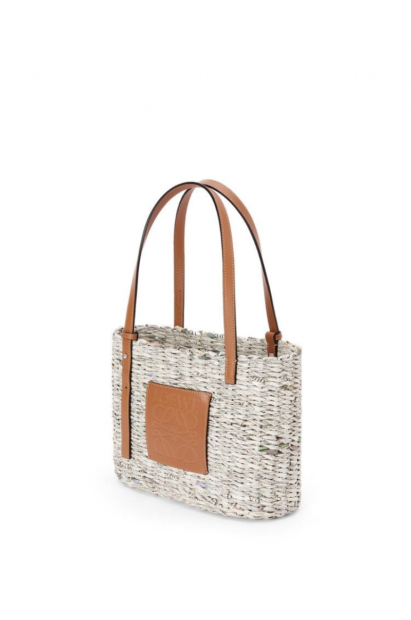 Bolso Tote Loewe Small Newspaper Square Basket bag in paper and calfskin Mujer Multicolor | 431XVQSKH