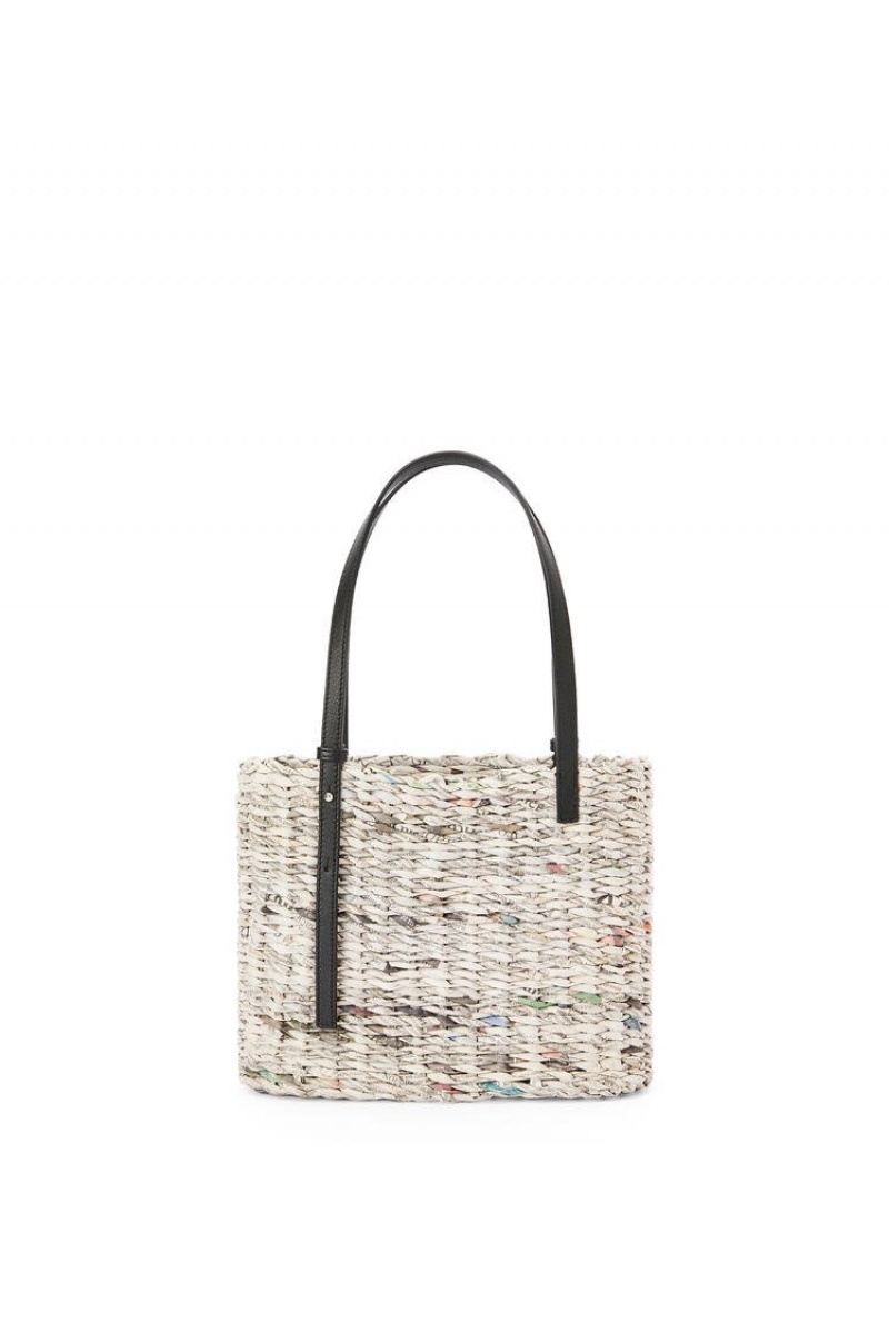 Bolso Tote Loewe Small Newspaper Square Basket bag in paper and calfskin Mujer Negras Multicolor | 405VWPING