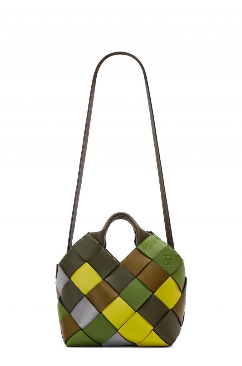 Bolso Tote Loewe Small Surplus Cuero Woven basket bag in classic calfskin Mujer Verde Verde | 021LOQUTG