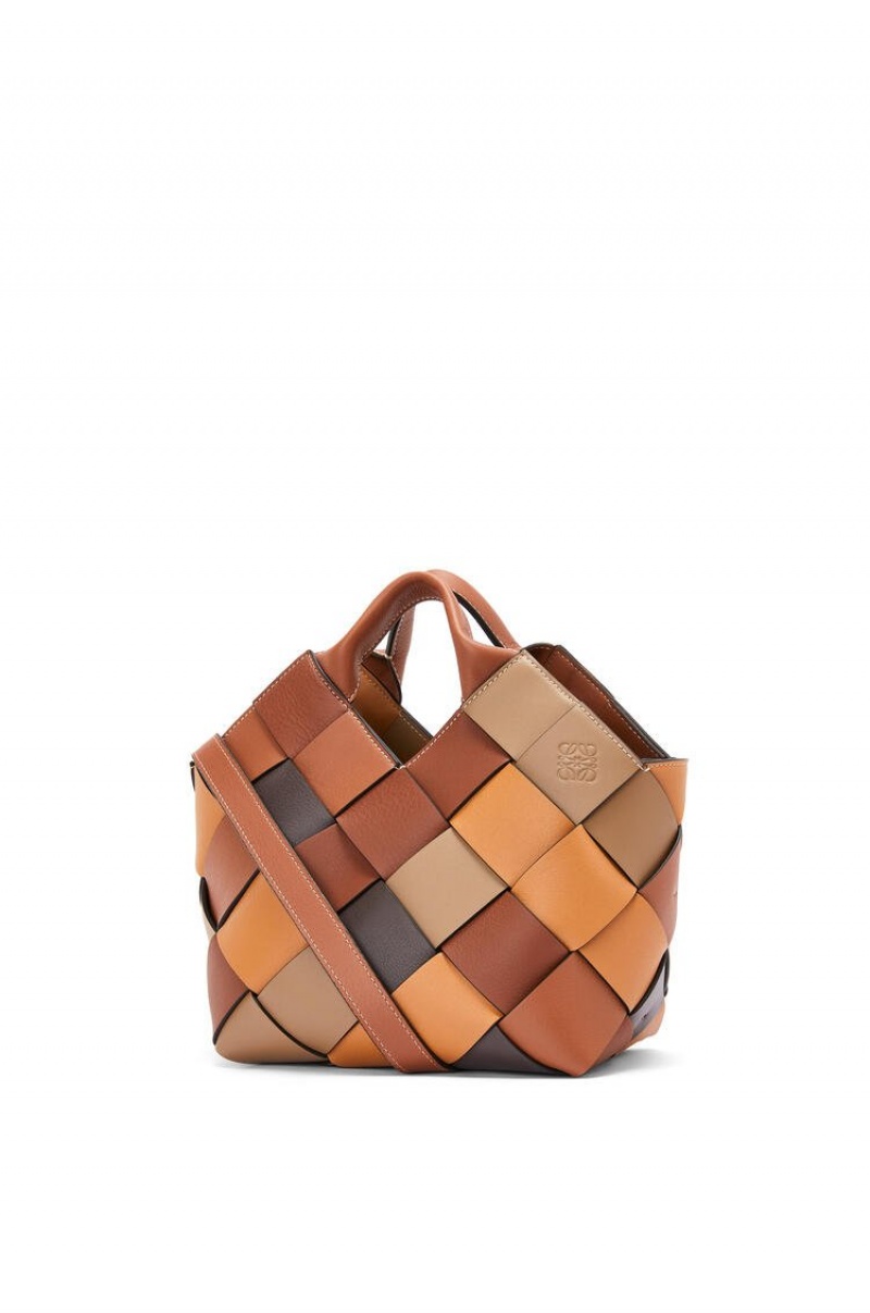 Bolso Tote Loewe Small Surplus Cuero Woven basket bag in calfskin Mujer Marrones Marrones | 409POKGRM