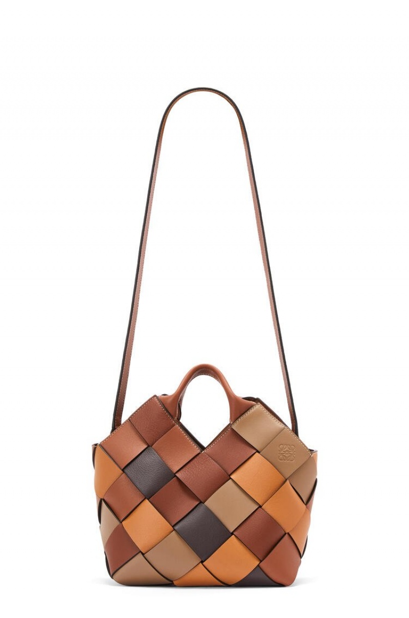 Bolso Tote Loewe Small Surplus Cuero Woven basket bag in calfskin Mujer Marrones Marrones | 409POKGRM