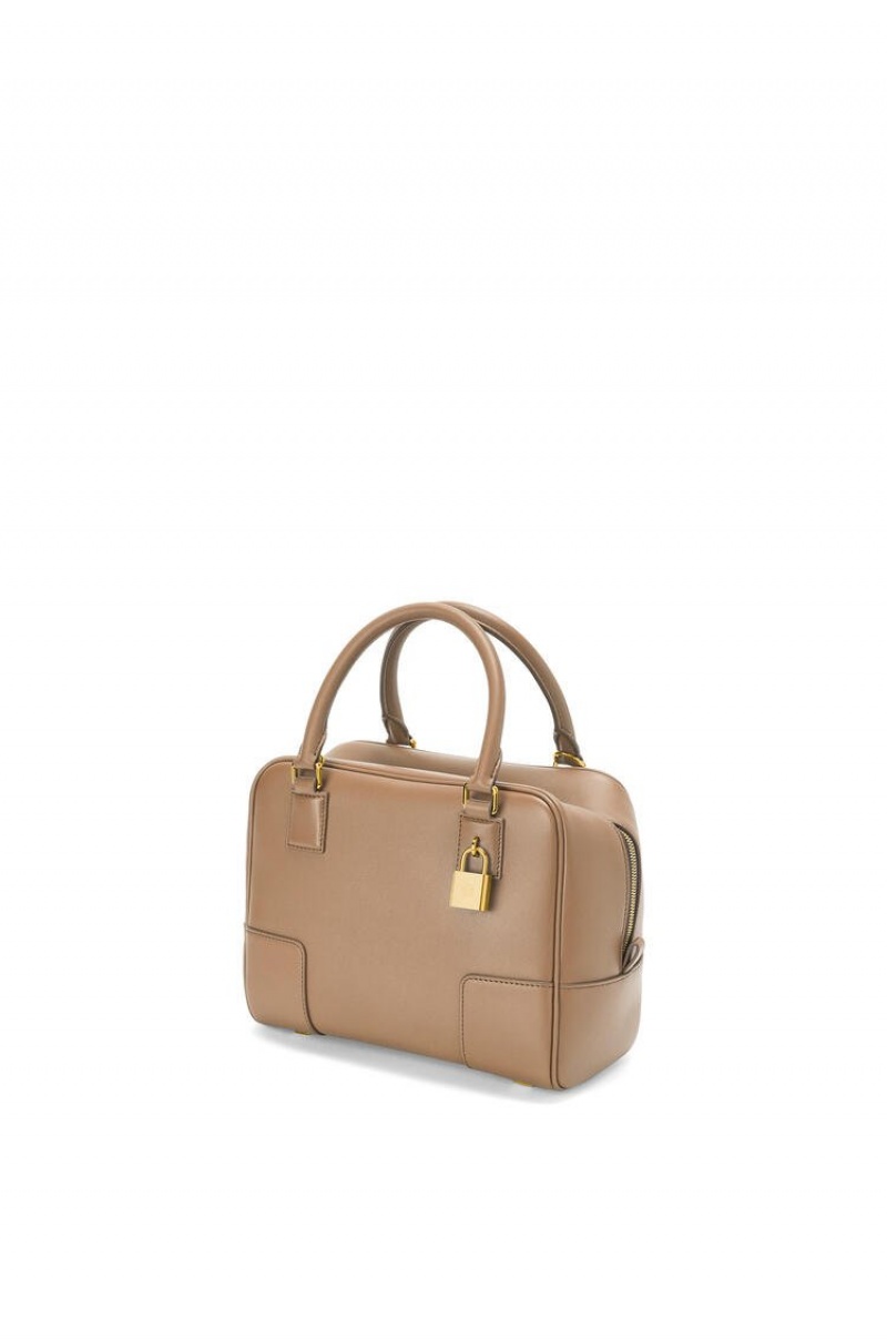 Bolsos Mini Loewe Amazona 19 square bag in nappa calfskin Mujer Mink Color | 429UZCOYF