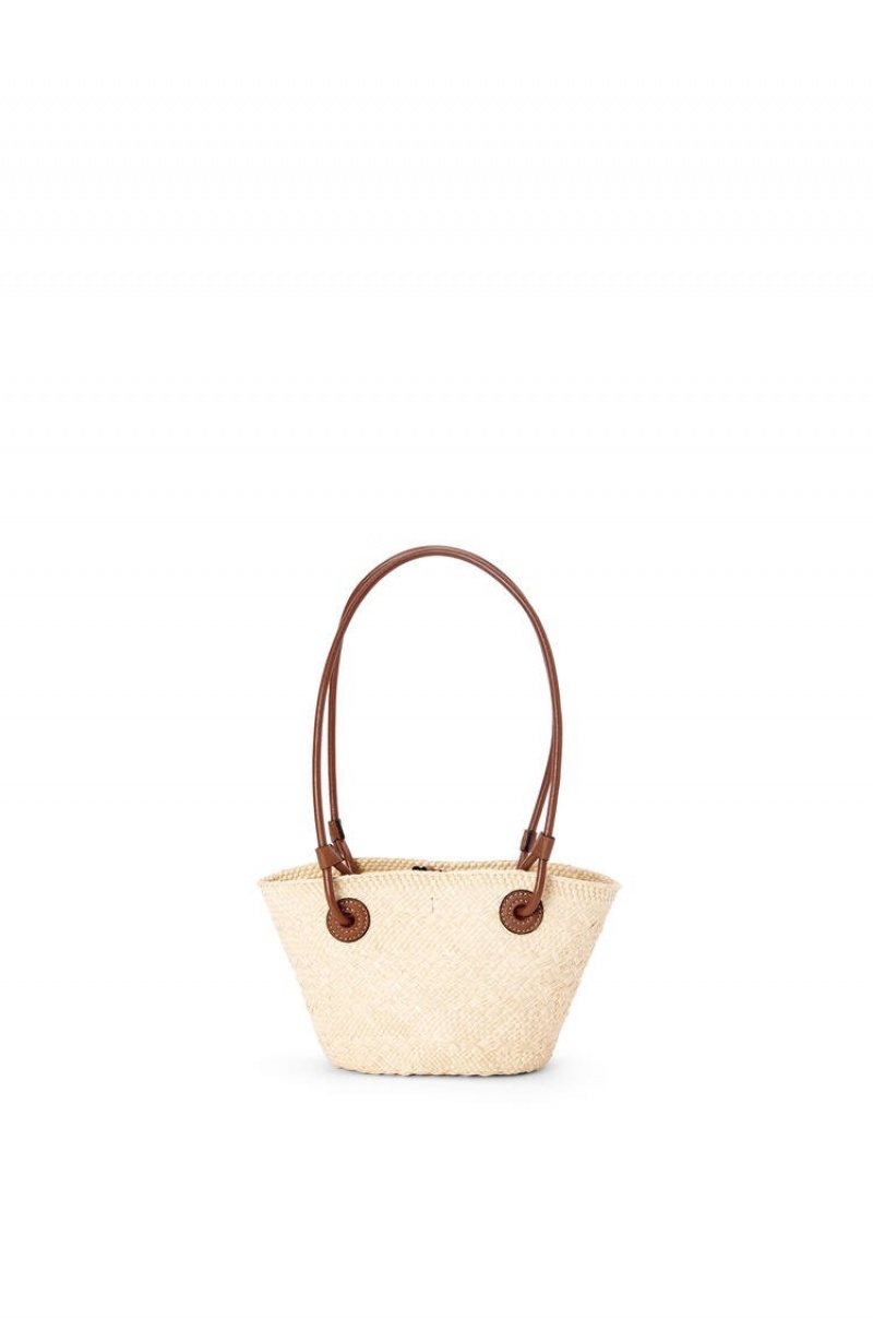 Bolsos Mini Loewe Mini Anagram Basket bag in iraca palm and calfskin Mujer Natural / Tan | 846CDOQNX