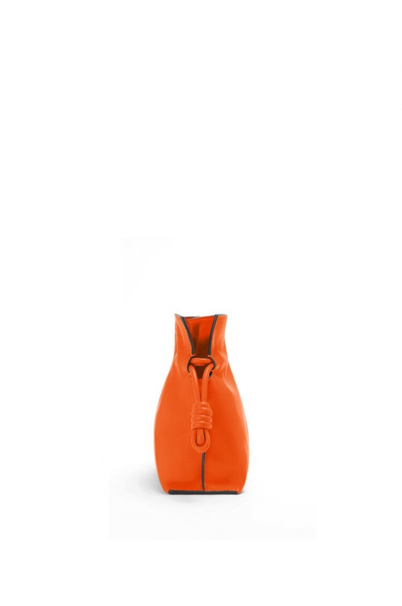 Bolsos Mini Loewe Mini Flamenco clutch in nappa calfskin with chain Mujer Naranjas | 824SJAWMF