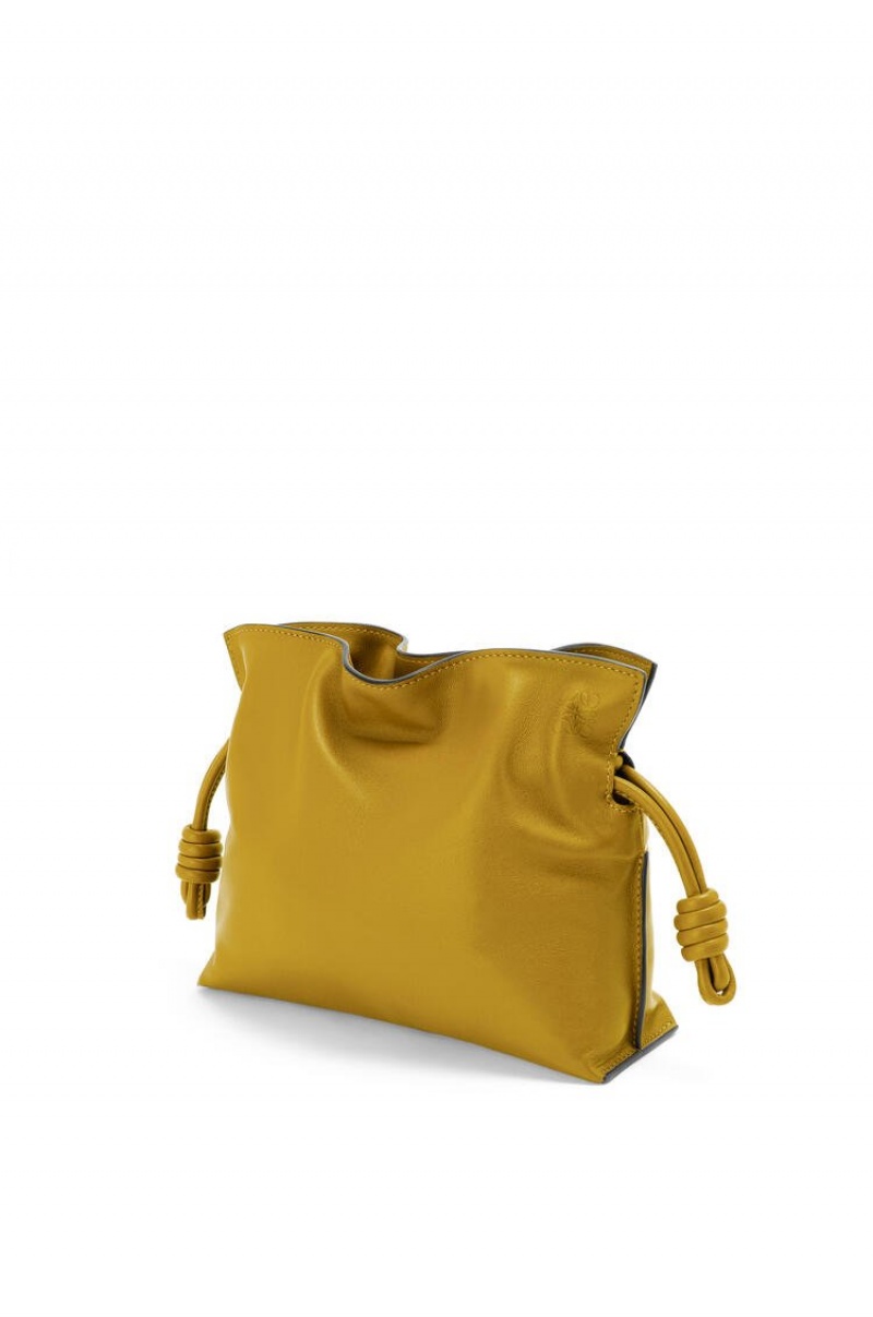 Bolsos Mini Loewe Mini Flamenco clutch in nappa calfskin Mujer Ochre | 489YNCEPW