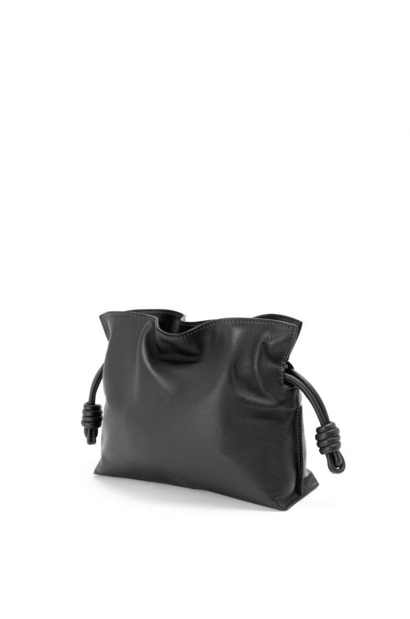 Bolsos Mini Loewe Mini Flamenco clutch in nappa calfskin with chain Mujer Negras | 795MVBJLG