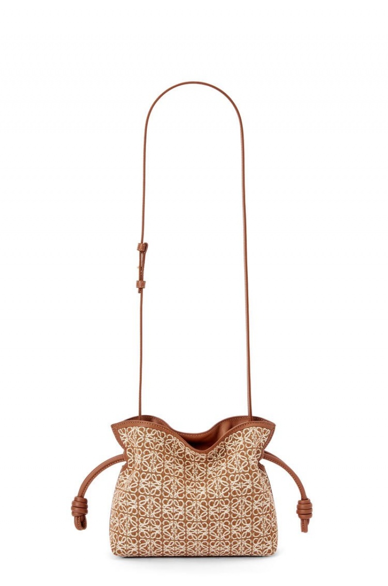 Bolsos Mini Loewe Mini Flamenco clutch in Anagram jacquard and calfskin Mujer Tan / Pecan | 849TCMNEX