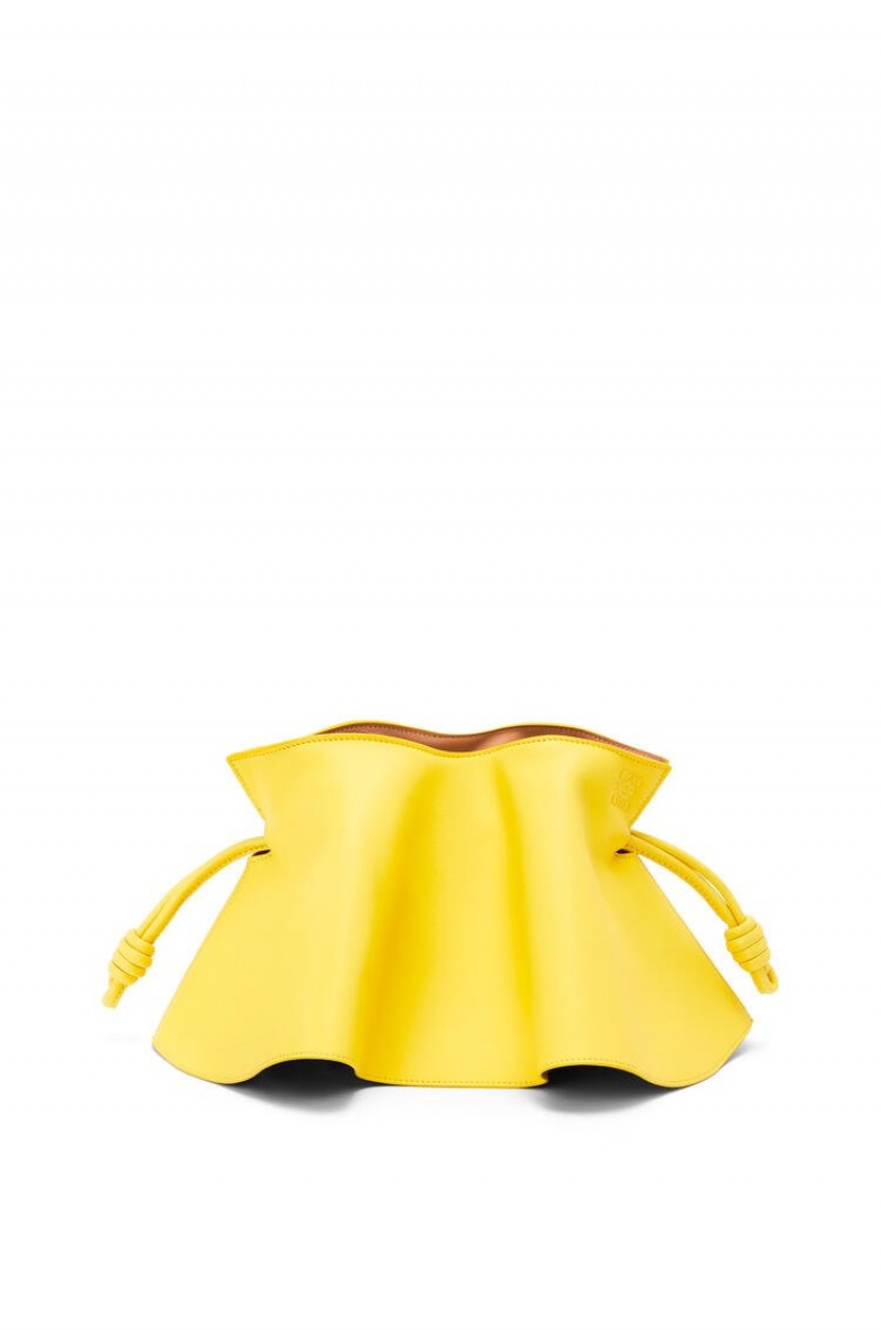 Bolsos Mini Loewe Mini Flamenco petal clutch in nappa calfskin Mujer Limón | 453UMYXRK