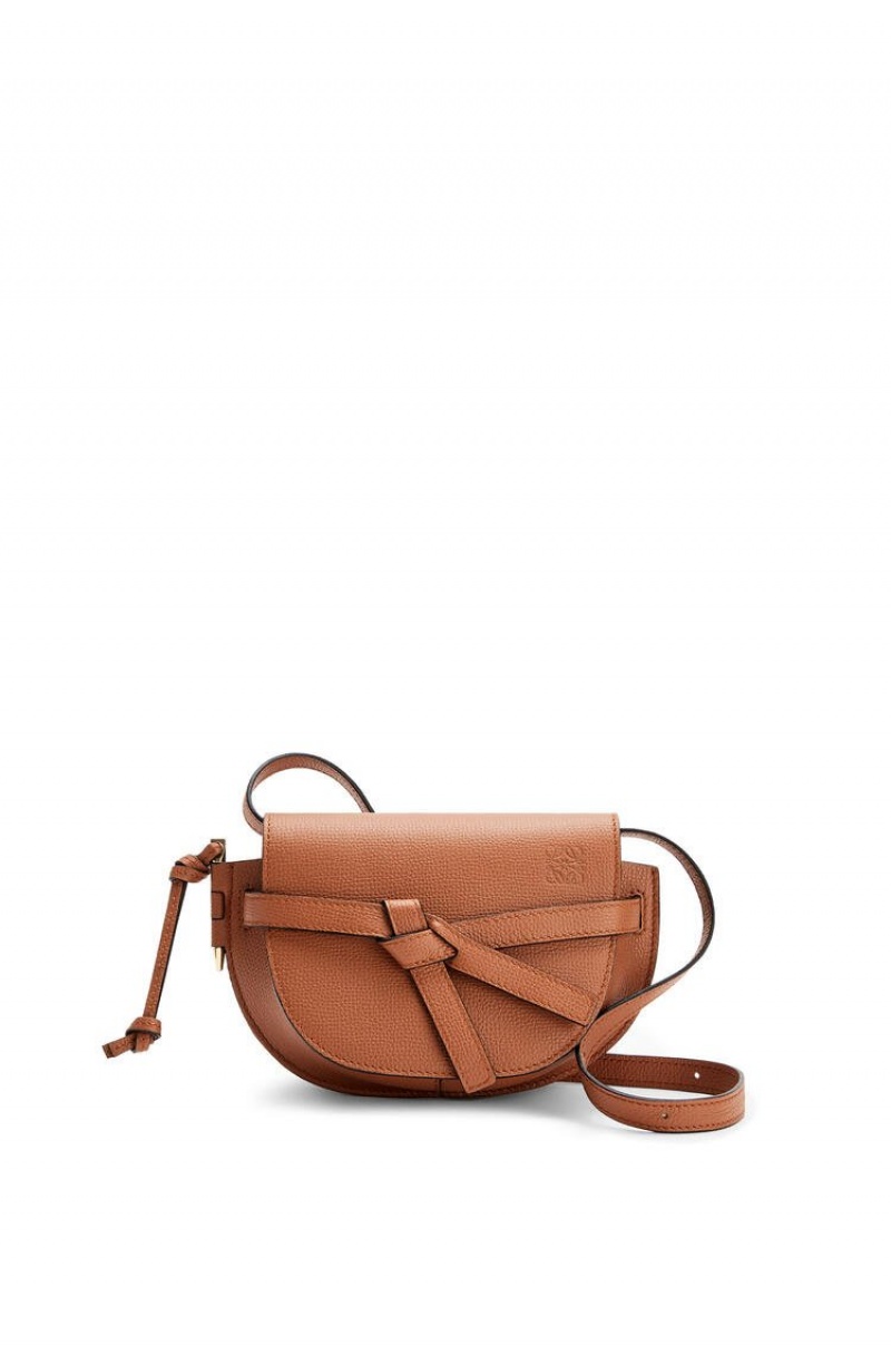 Bolsos Mini Loewe Mini Gate dual bag in pebble grain calfskin Mujer Tan | 836UBZASD