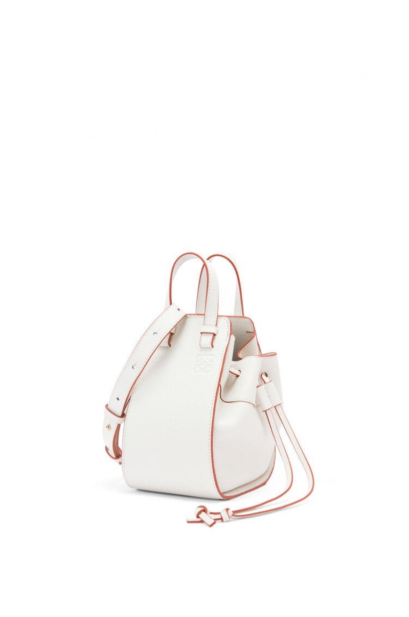 Bolsos Mini Loewe Mini Hammock drawstring in soft grained calfskin Mujer Blancas | 684GEHFIN