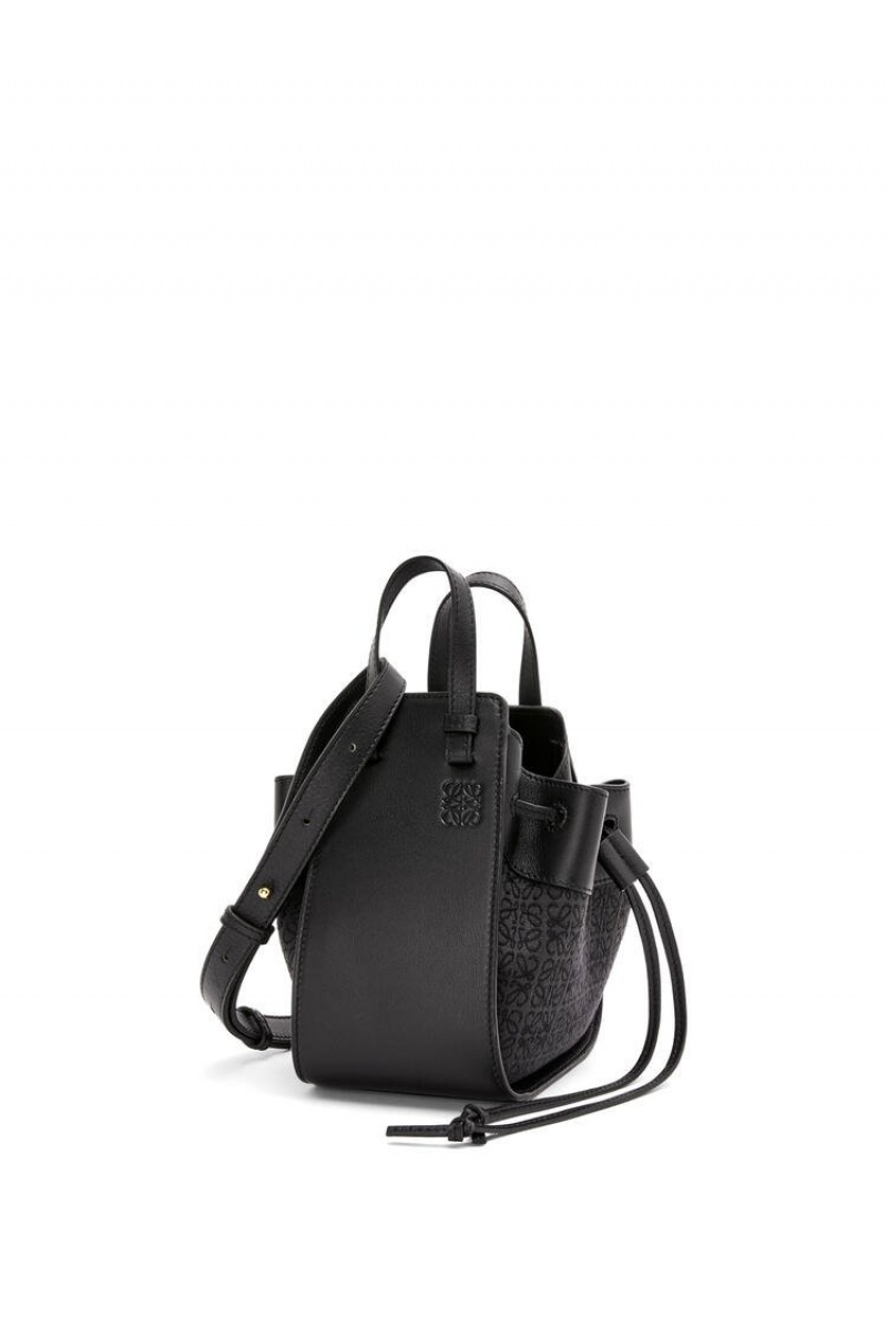 Bolsos Mini Loewe Mini Hammock drawstring bag in Anagram jacquard and calfskin Mujer Negras | 240UMIYFV