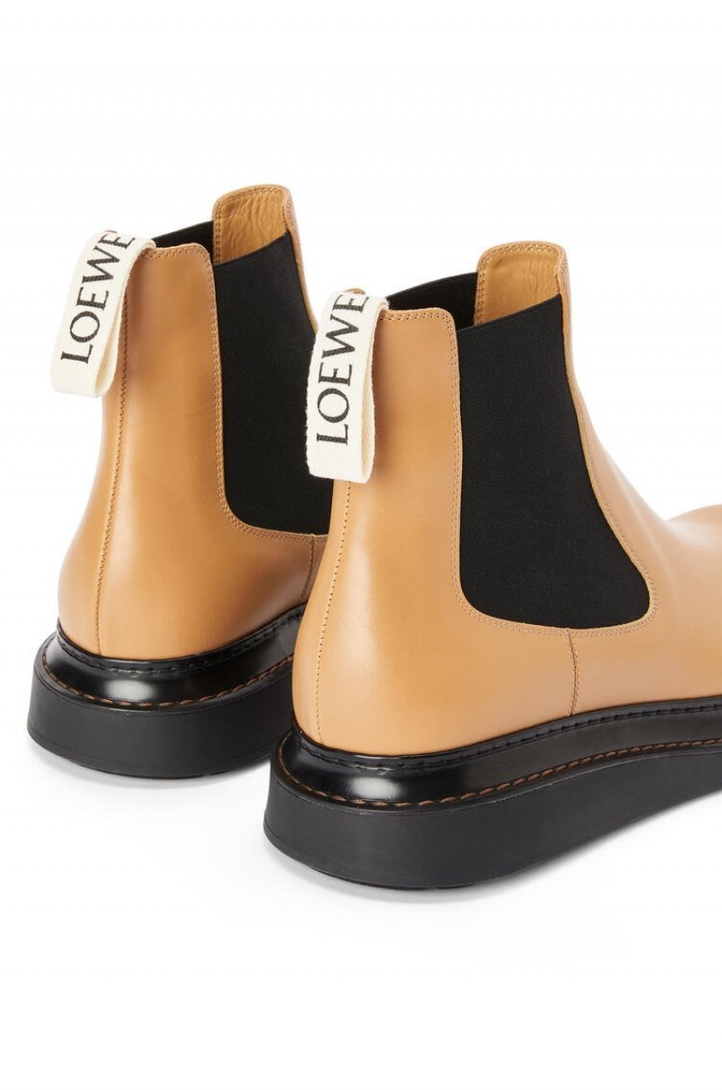 Botas Loewe Chelsea boot in calfskin Hombre Warm Desert | 712ZNMPOE