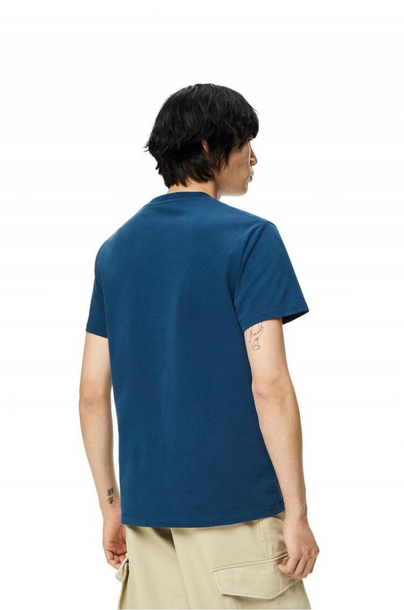 Camiseta Loewe Anagram T-shirt in cotton Hombre Petroleum | 294WZTAQL