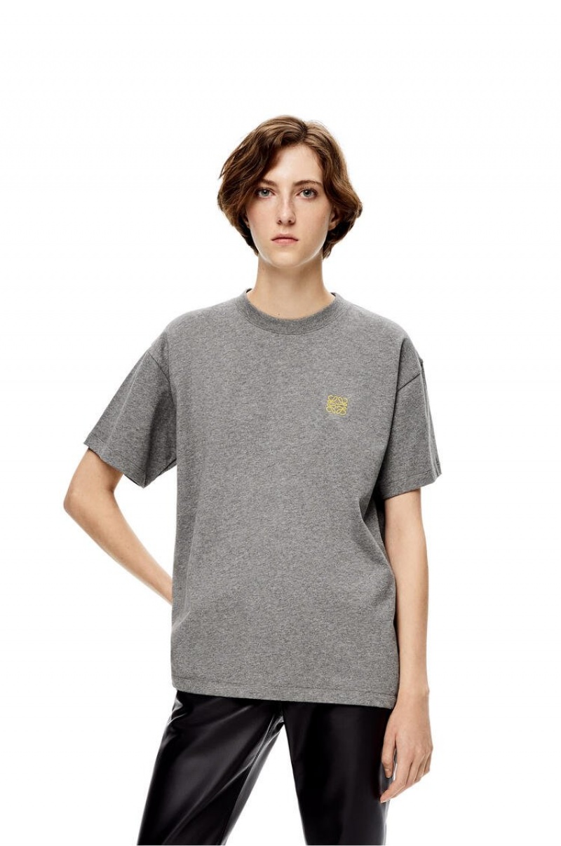 Camiseta Loewe Anagram T-shirt in cotton Mujer Gris | 832GSNTVC