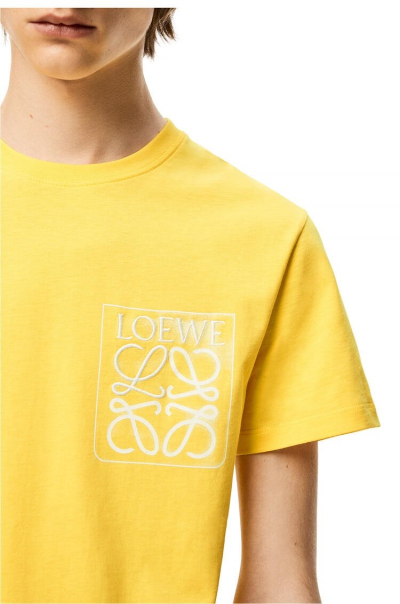 Camiseta Loewe Anagram fake pocket T-shirt in cotton Hombre Amarillo | 415FAUWMG