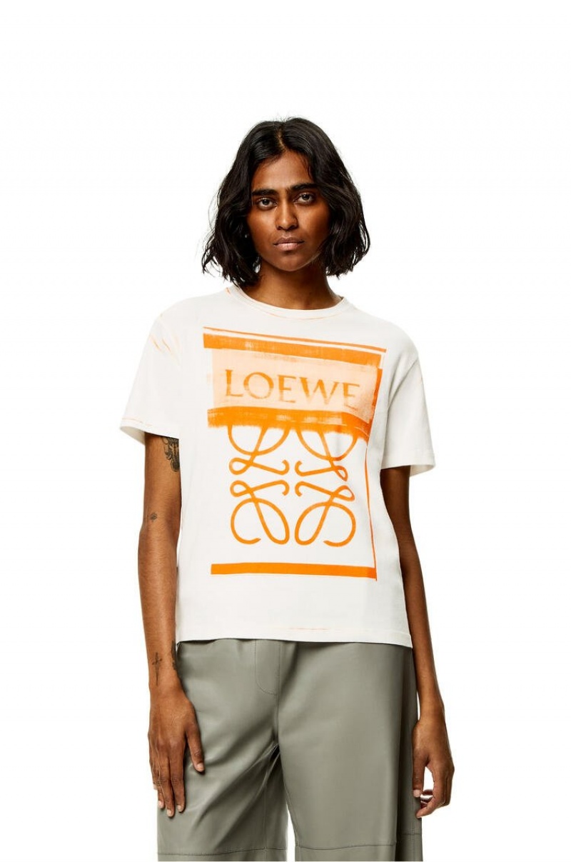 Camiseta Loewe LOEWE Anagram print T-shirt in cotton Mujer Blancas Naranjas | 647LIFRDU