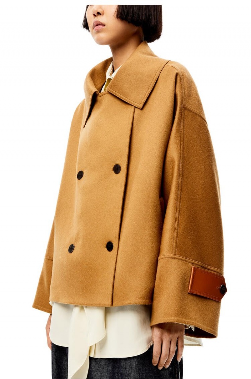 Chaquetas Loewe Double breasted short jacket in wool and cashmere Mujer Camel | 275EOXFHV