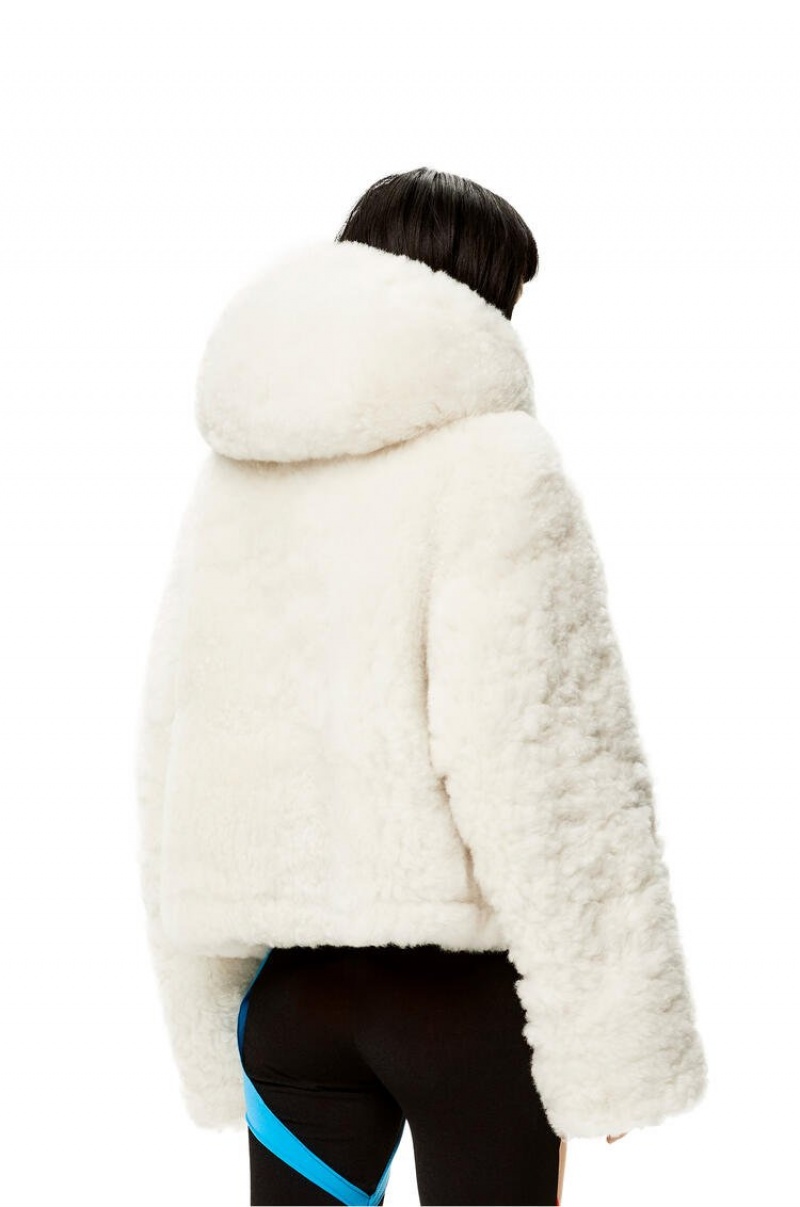 Chaquetas Loewe Encapuchado jacket in shearling Mujer Blancas | 705MPUVOR