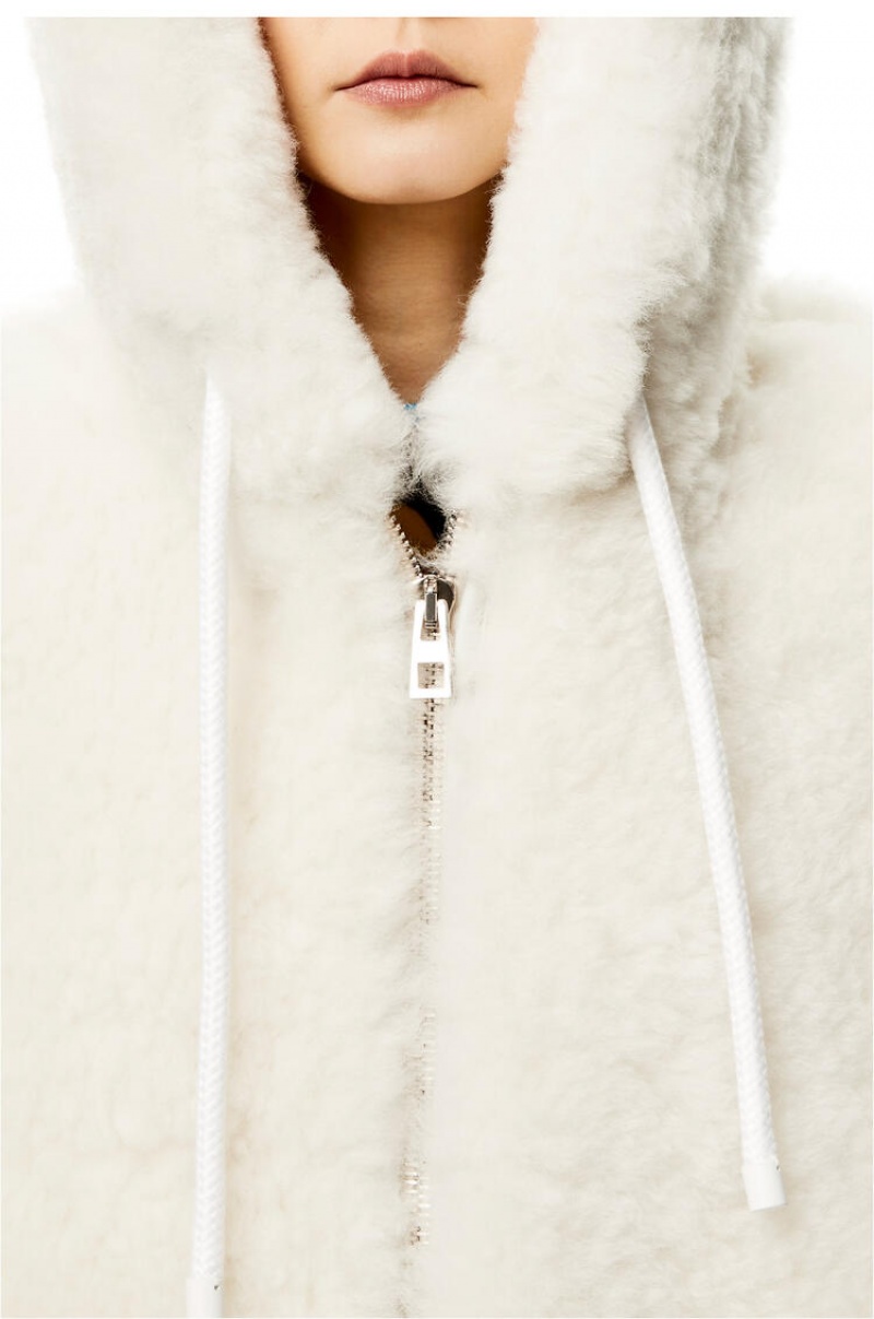 Chaquetas Loewe Encapuchado jacket in shearling Mujer Blancas | 705MPUVOR