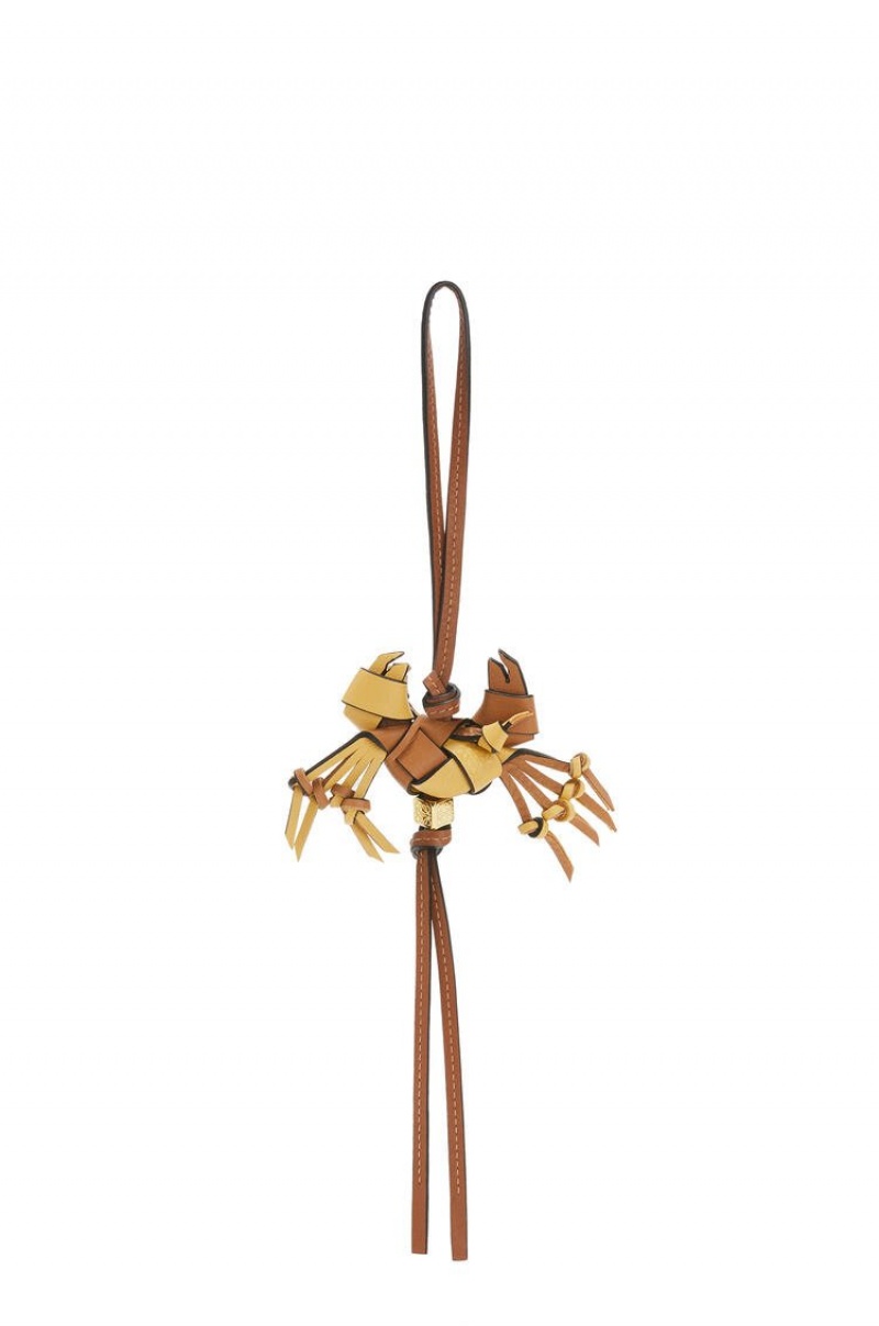 Charms Loewe Crab charm in calfskin Mujer Hazelnut / Camel | 017GAZPTD