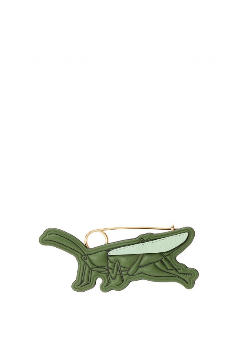 Charms Loewe Grasshopper pin charm in calfskin and metal Mujer Verde | 304YZUOKV