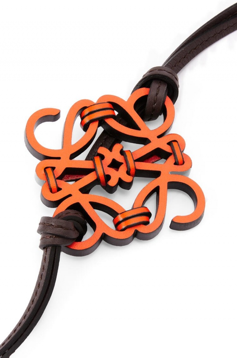 Charms Loewe Knotted Anagram charm in calfskin Mujer Naranjas | 298XQZELW