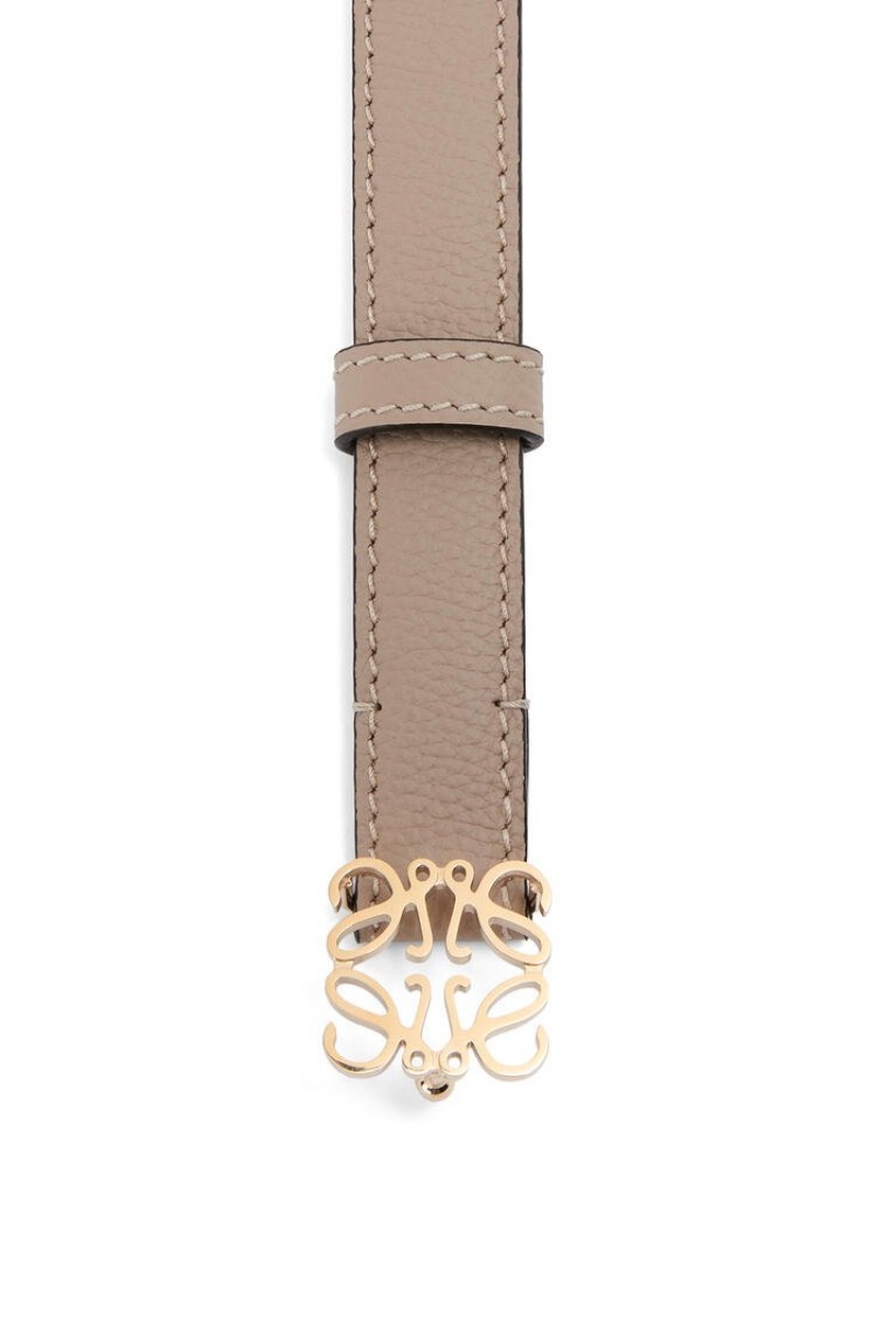 Cinturones Loewe Anagram belt in pebble grain calfskin Mujer Doradas | 309NJUTFP