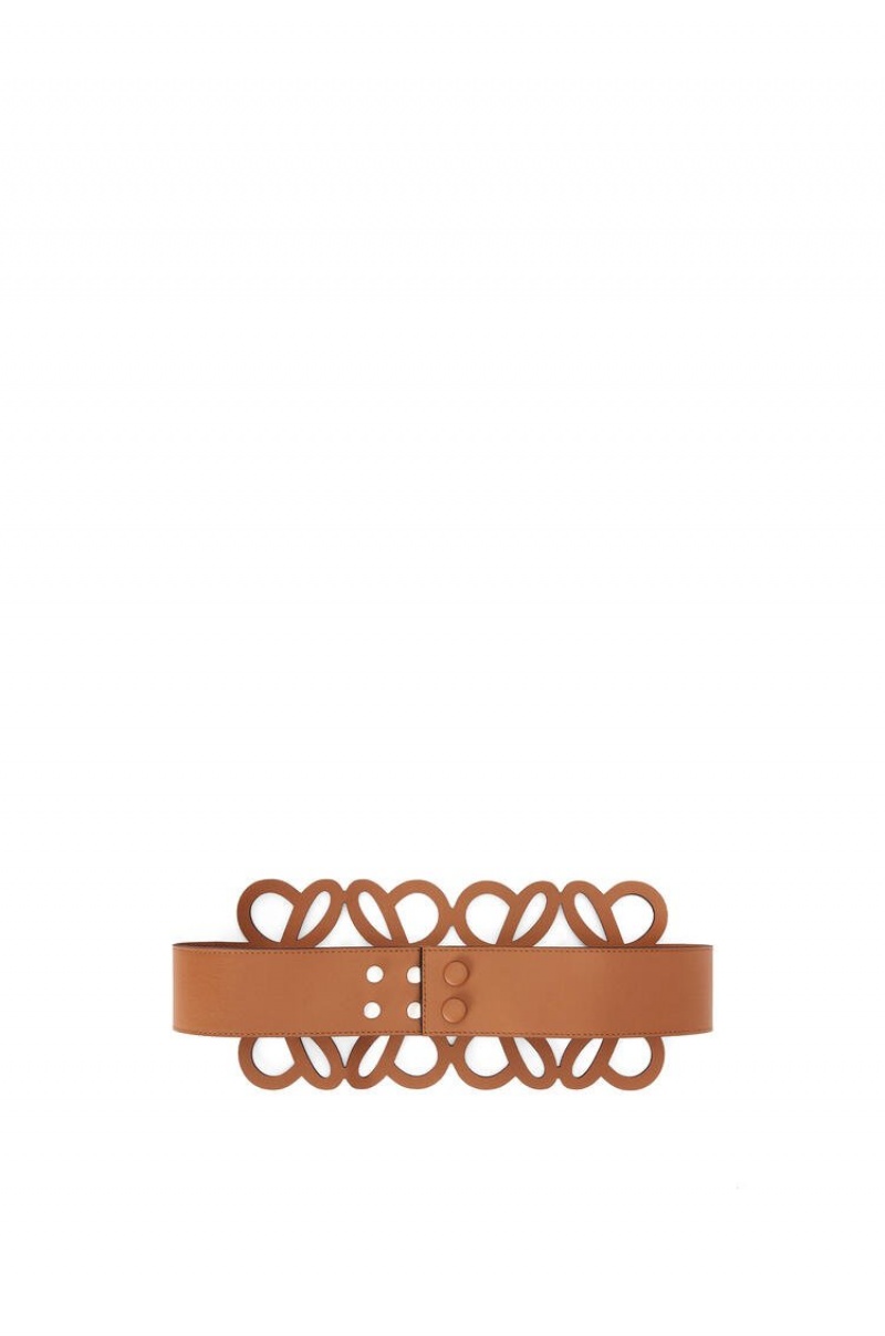 Cinturones Loewe Anagram cut out belt in calfskin Mujer Tan | 217MJAHWR