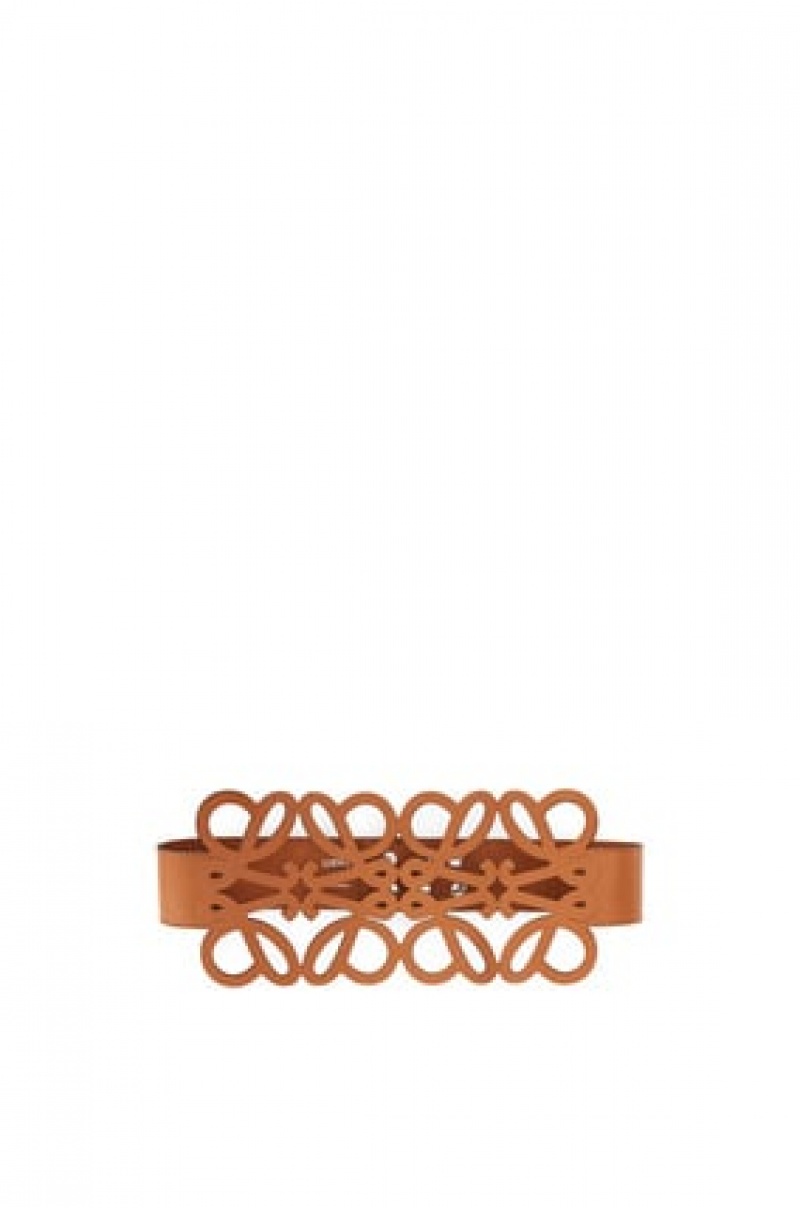 Cinturones Loewe Anagram cut out belt in calfskin Mujer Tan | 217MJAHWR