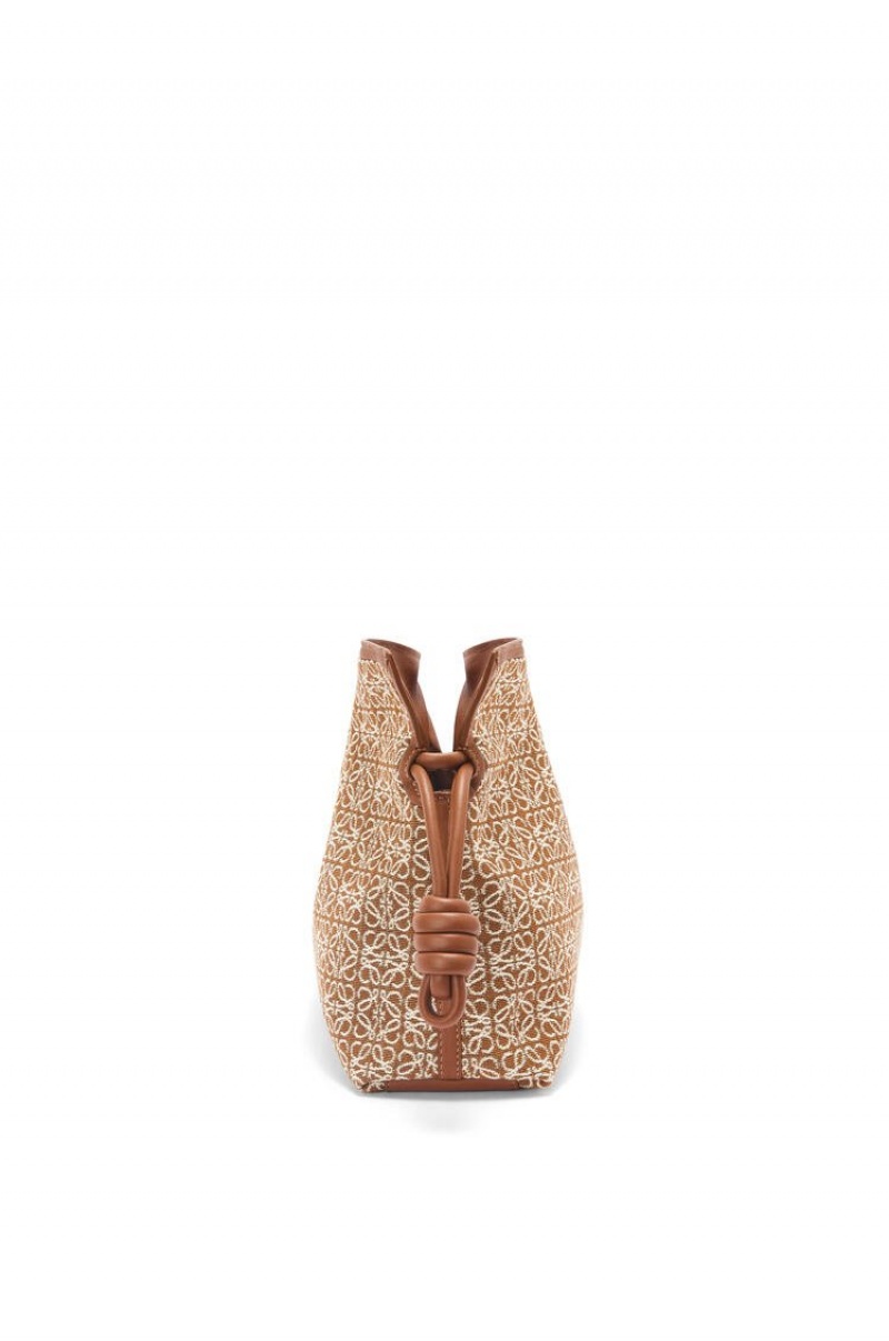 Clutch Loewe Flamenco clutch in Anagram jacquard and calfskin Mujer Tan / Pecan | 875QYZPWM