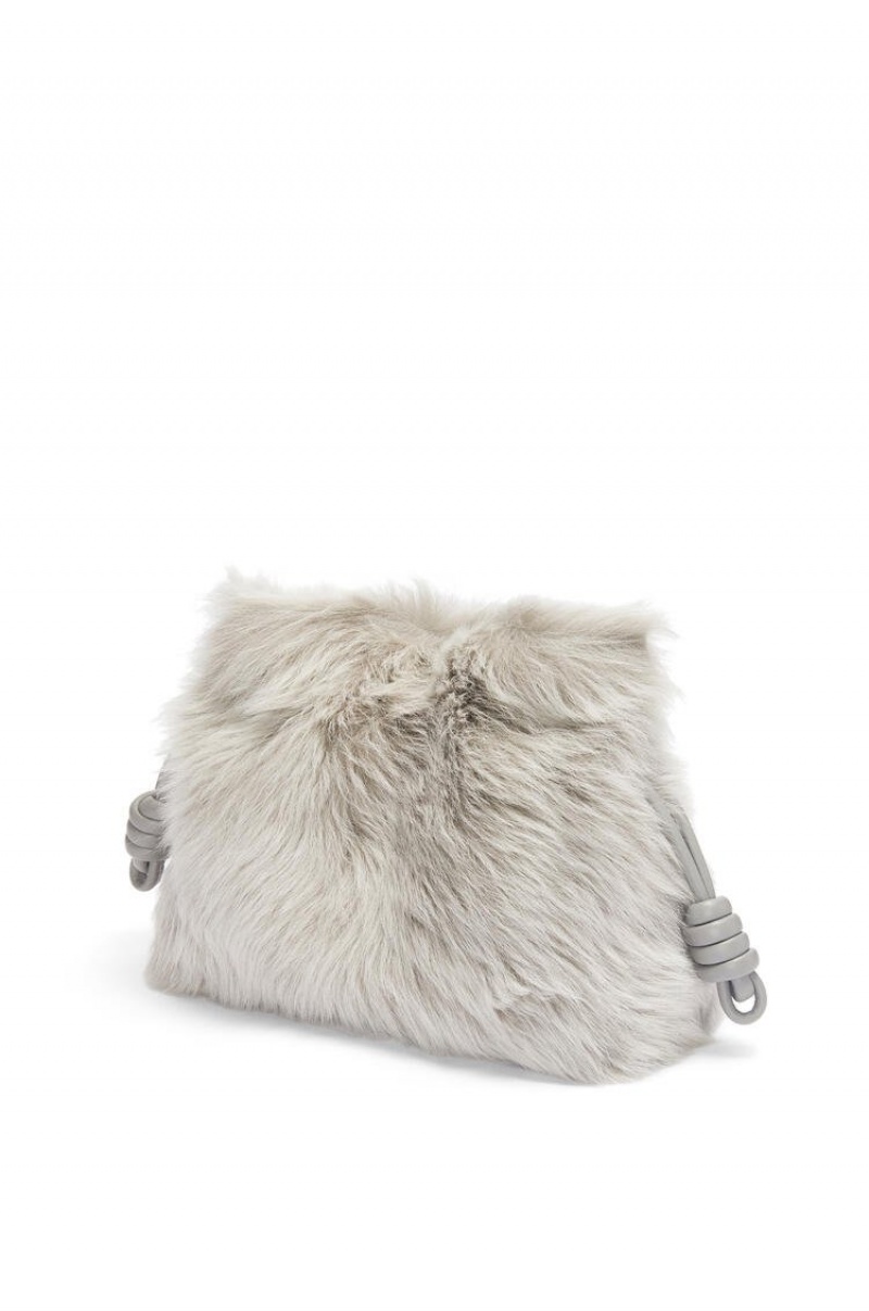 Clutch Loewe Flamenco clutch in shearling Mujer Gris | 459WCSUYQ