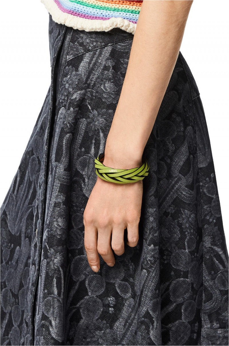 Joyería Loewe Braided bangle in classic calfskin Mujer Verde | 391KOSHTW