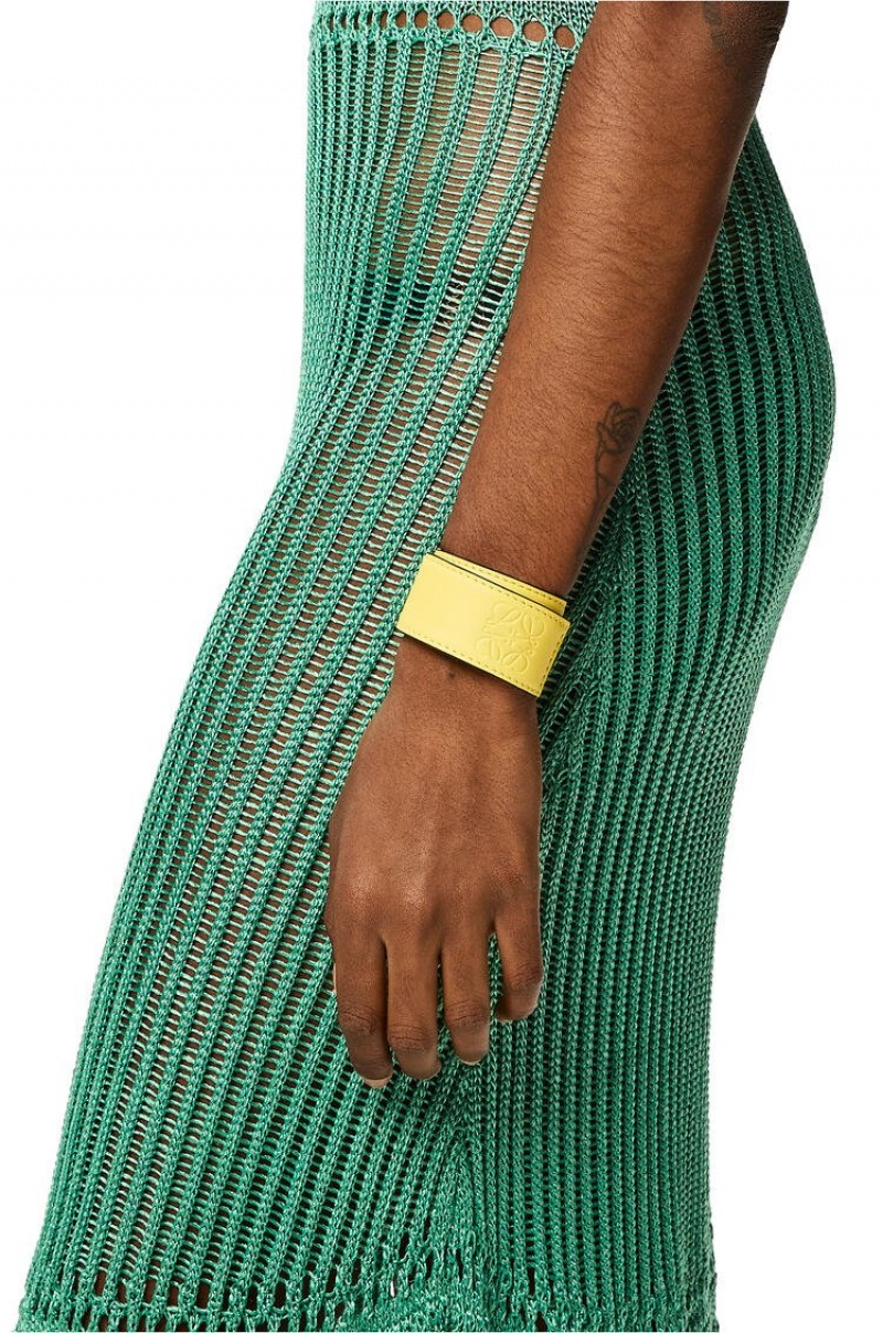 Joyería Loewe Small slap bracelet in calfskin Mujer Limón | 762VLIOJA