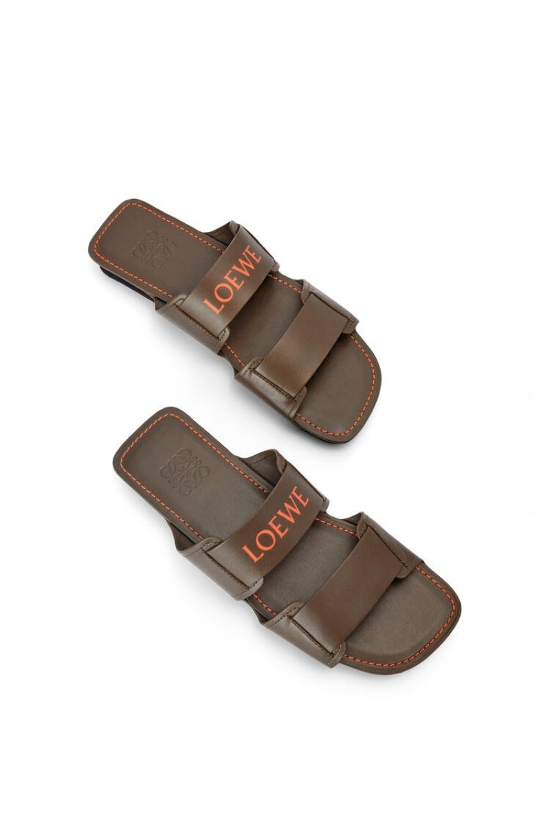 Mocasines Loewe Double strap slide in calfskin Hombre Kaki Verde Naranjas | 123NYHBKL