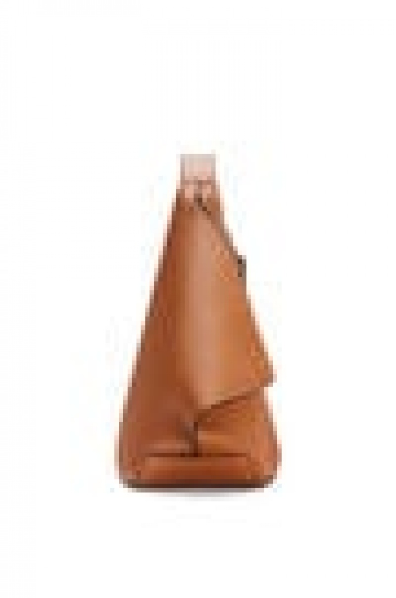 Mochilas Loewe Anton sling in soft grained calfskin Hombre Tan | 897HMRWDQ