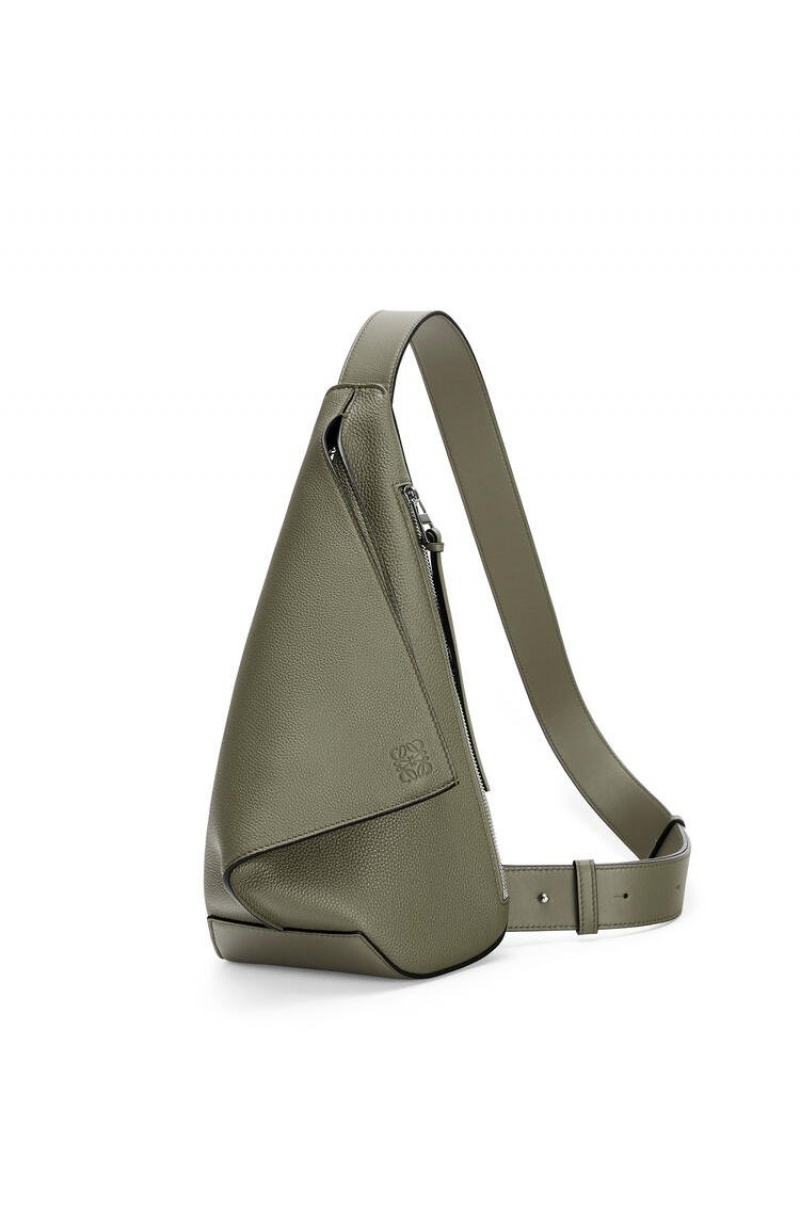 Mochilas Loewe Anton sling in soft grained calfskin Hombre Kaki Verde | 807MUTGBI