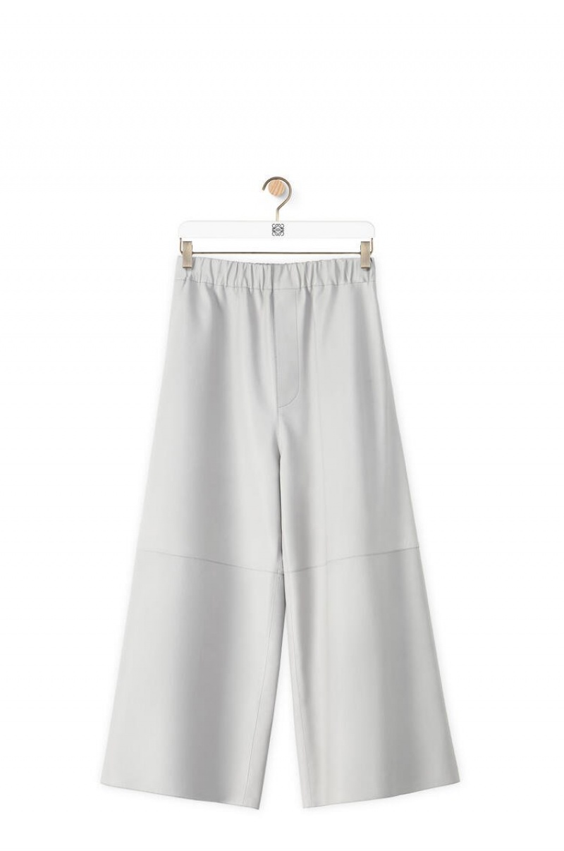 Pantalones Loewe Cropped elasticated trousers in nappa Mujer Gris Claro | 837WFQATM