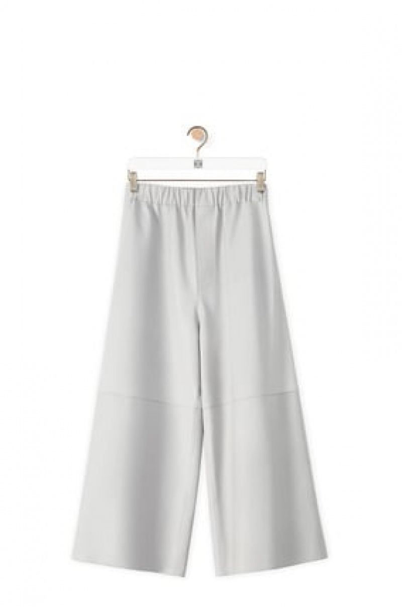 Pantalones Loewe Cropped elasticated trousers in nappa Mujer Gris Claro | 837WFQATM