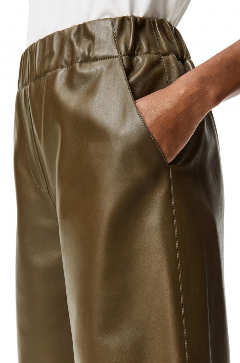 Pantalones Loewe Cropped elasticated waist trousers in nappa Mujer Kaki Verde | 543USQXDY