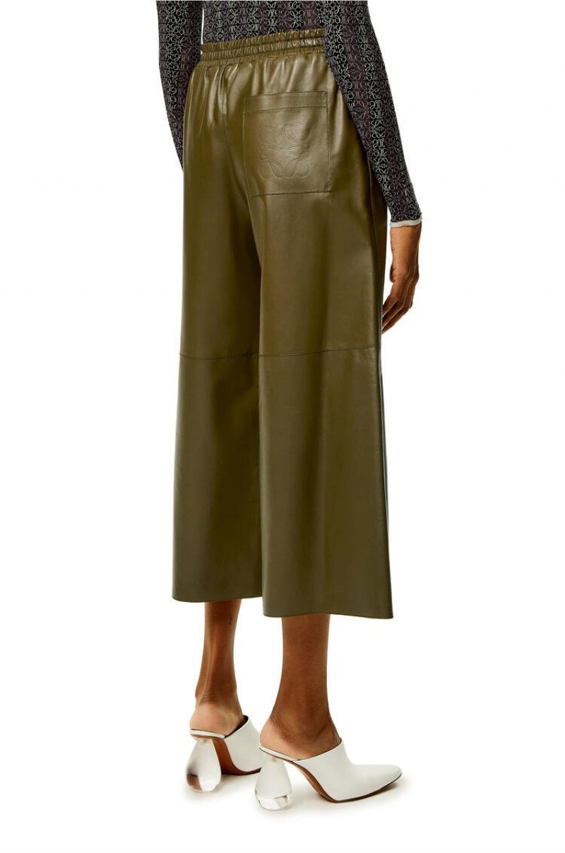 Pantalones Loewe Cropped trousers in nappa Mujer Kaki Oscuro Verde | 513YEHJAX