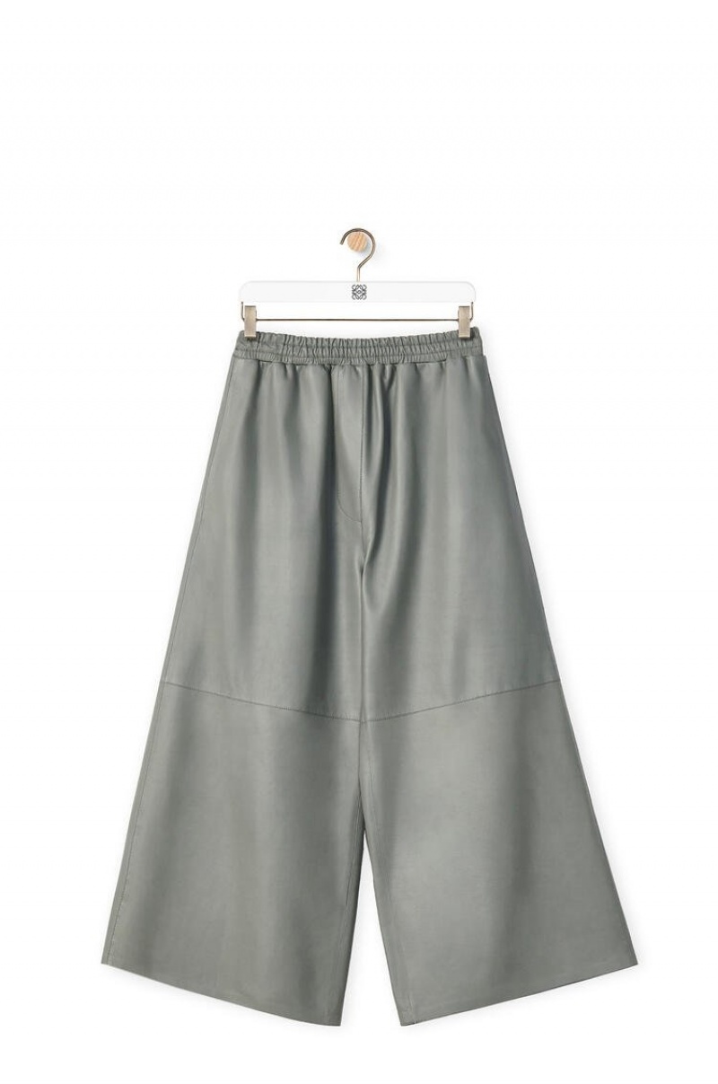 Pantalones Loewe Cropped trousers in nappa Mujer Gris | 368KEODSB