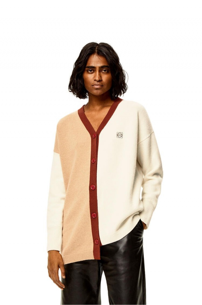 Prendas De Punto Loewe Anagram asymmetric cardigan in wool Mujer Ecru / Camel | 264DKBPNM