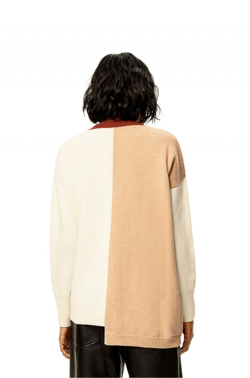 Prendas De Punto Loewe Anagram asymmetric cardigan in wool Mujer Ecru / Camel | 264DKBPNM