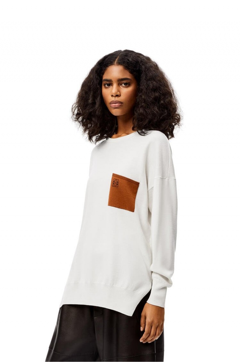 Prendas De Punto Loewe Anagram pocket sweater in wool Mujer Marrones | 193LUJYBG