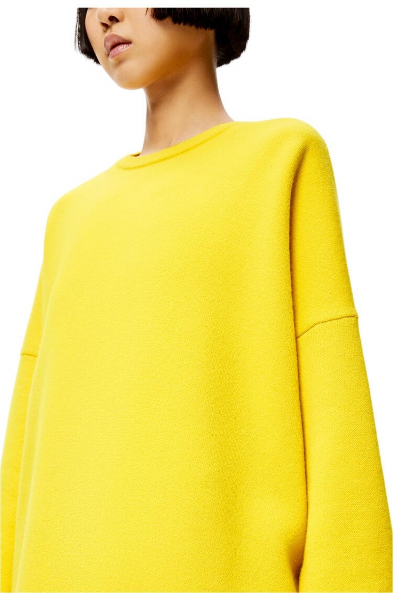 Prendas De Punto Loewe Oversize crewneck sweater in cashmere Mujer Amarillo | 473XJEZHT