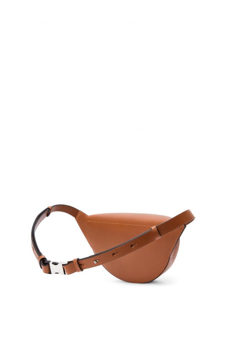 Riñonera Loewe Bumbag in vegetal calfskin Hombre Tan | 671NBDWVO